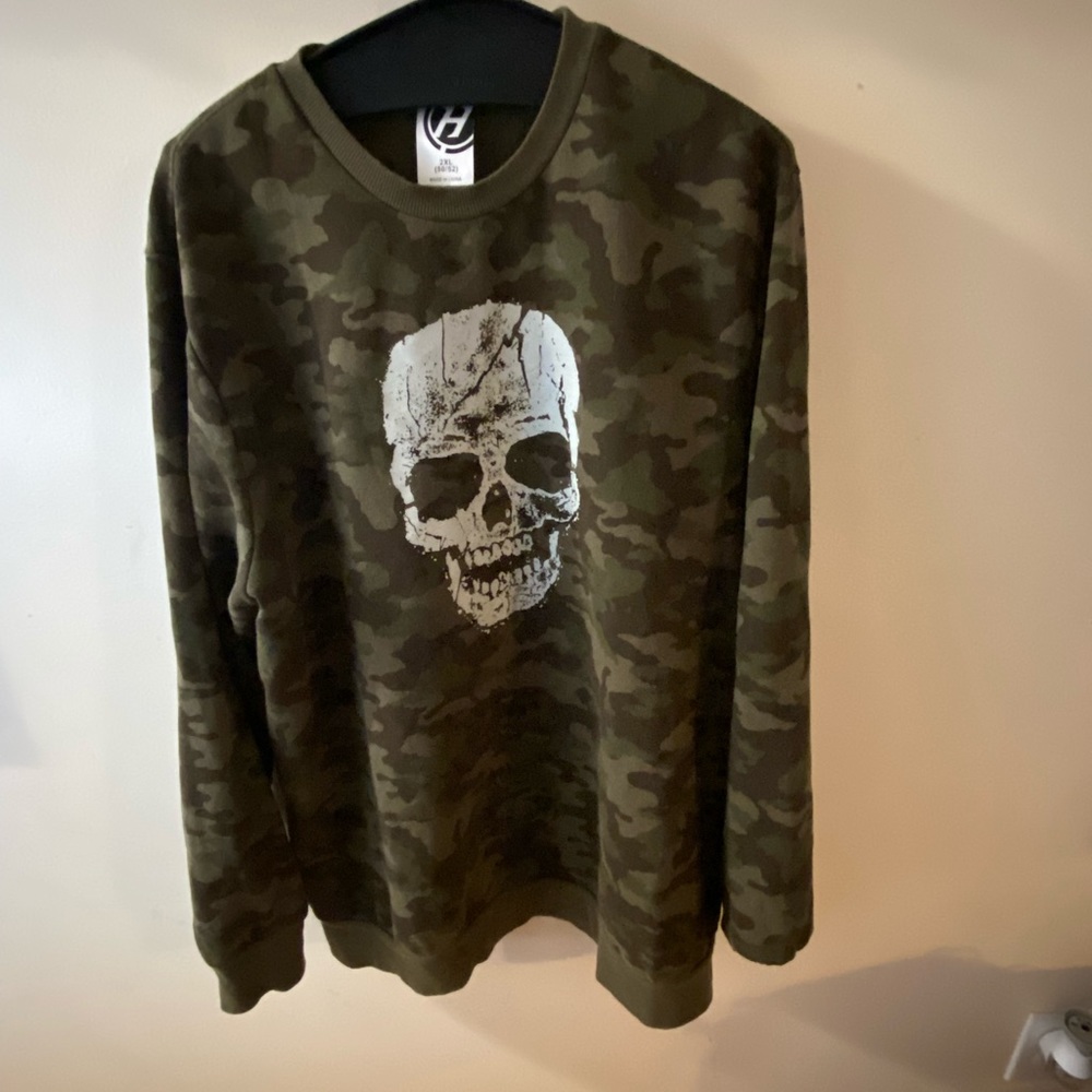 Camouflage Skull Crewneck Sweater 2xl
